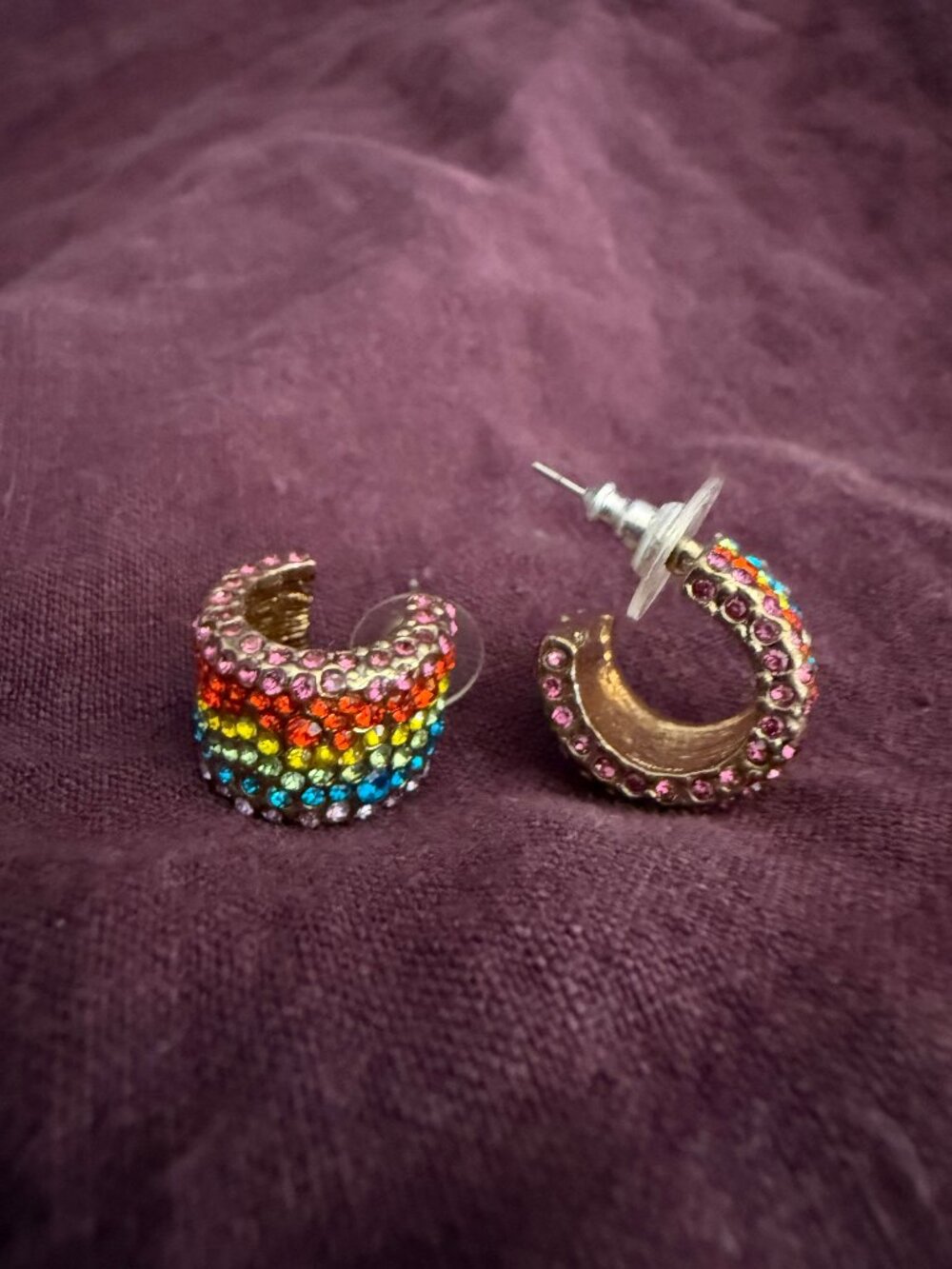 Anthropologie Chunky Rainbow Rhinestone Pavé Huggie Hoop Earrings Silver Tone